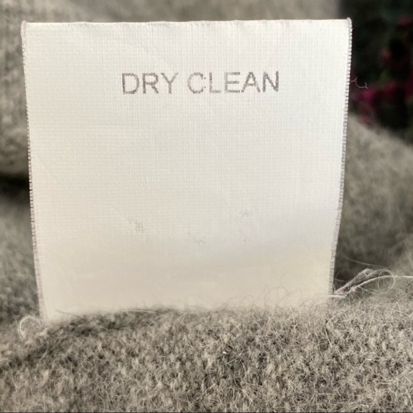 Robert Michaels Cashmere gray Sleeveless Sweater w/Sequins size S - Picture 5 of 7